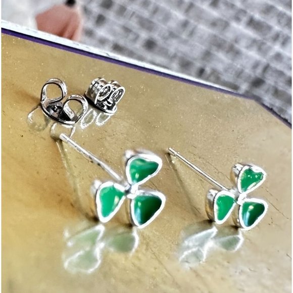 Shamrock Earrings Green Posts New Small St Patrick's Day Parade Party Fe… - Picture 3 of 12